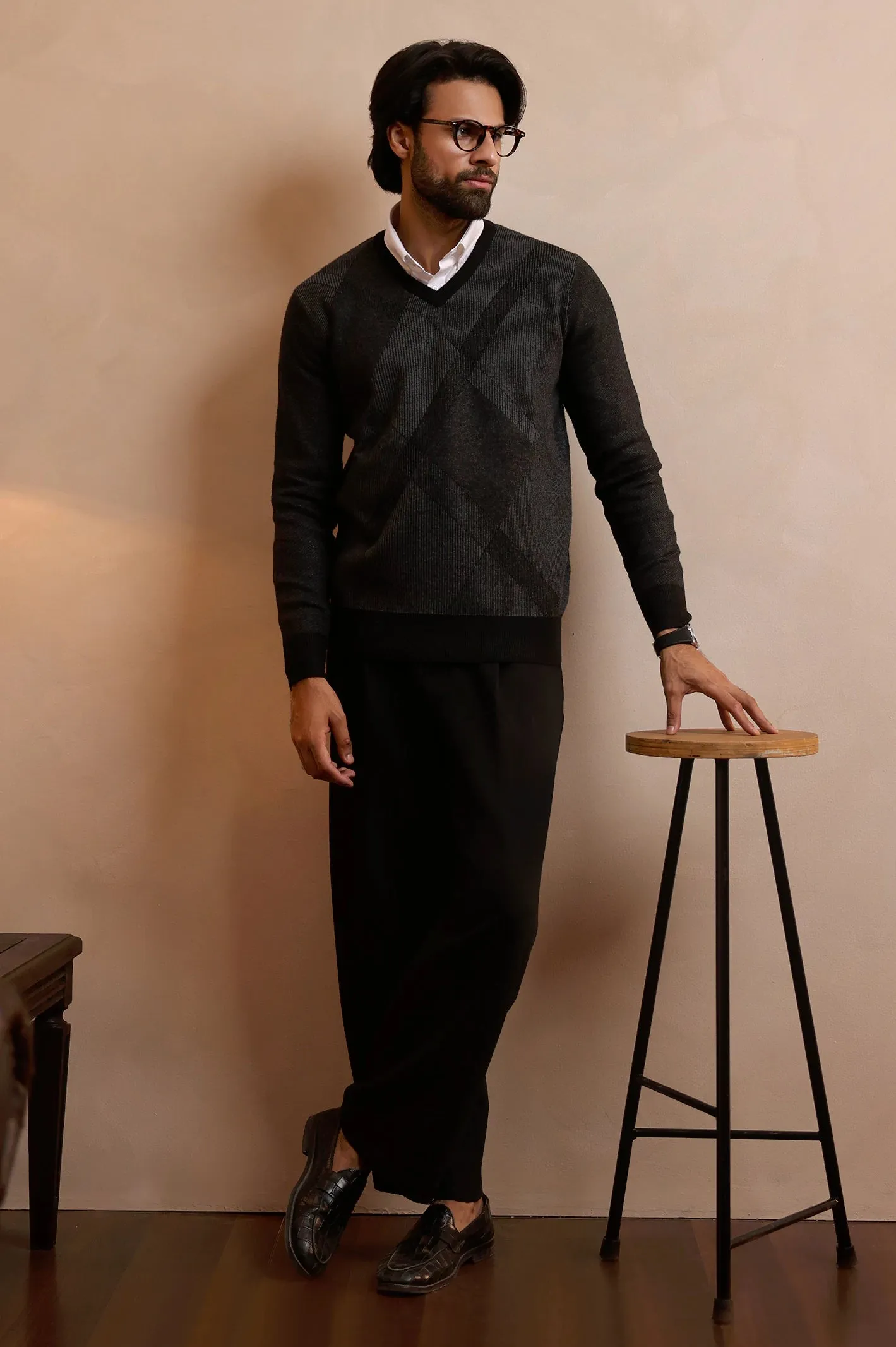 Men V-neck Black Sleeves Sweater
