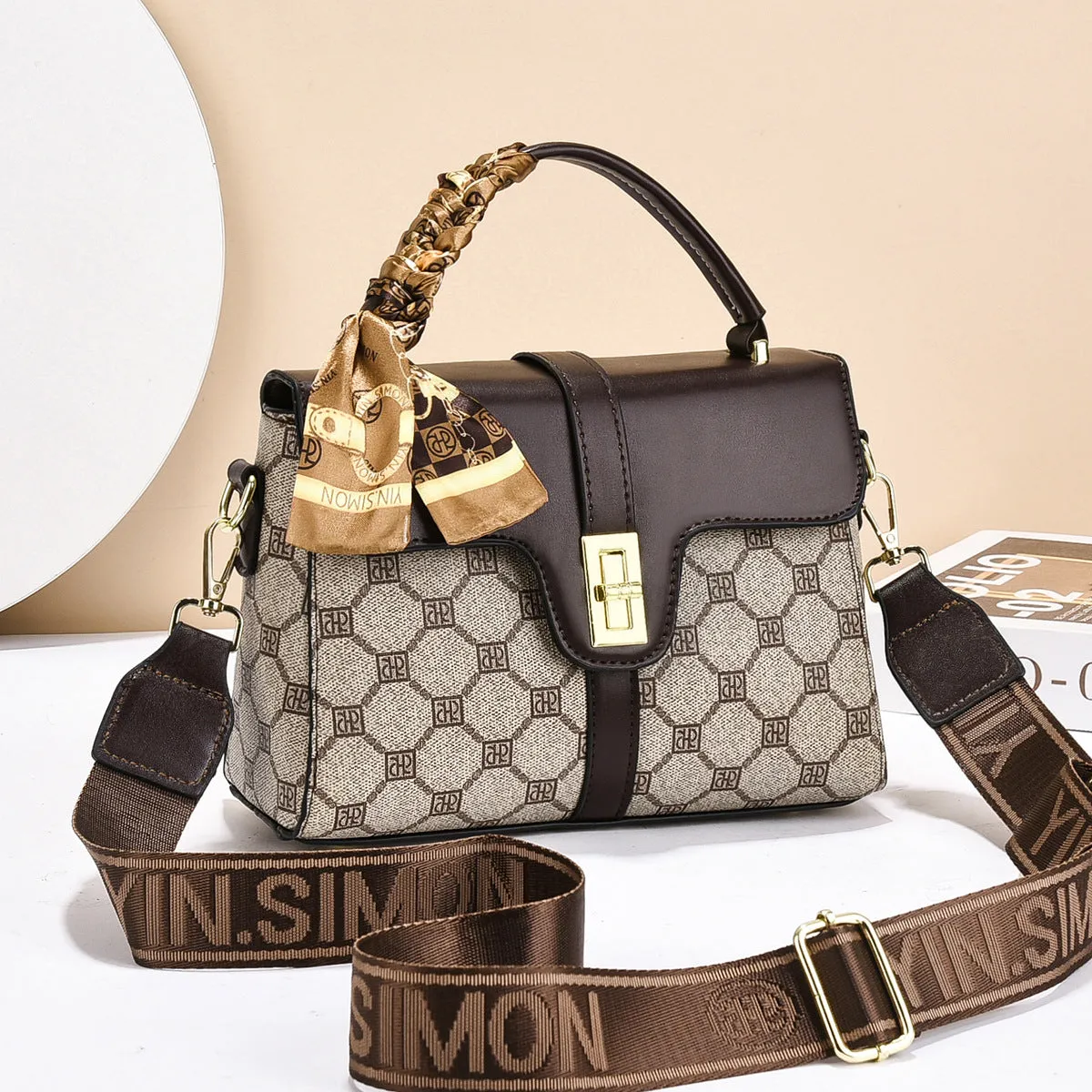 REALAIOT 2025 Bag women's bag versatile printing high sense popular new women's shoulder messenger bag portable small square bag versatile bag tide