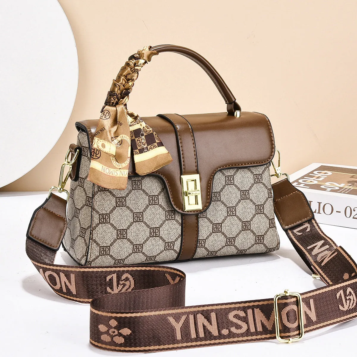 REALAIOT 2025 Bag women's bag versatile printing high sense popular new women's shoulder messenger bag portable small square bag versatile bag tide