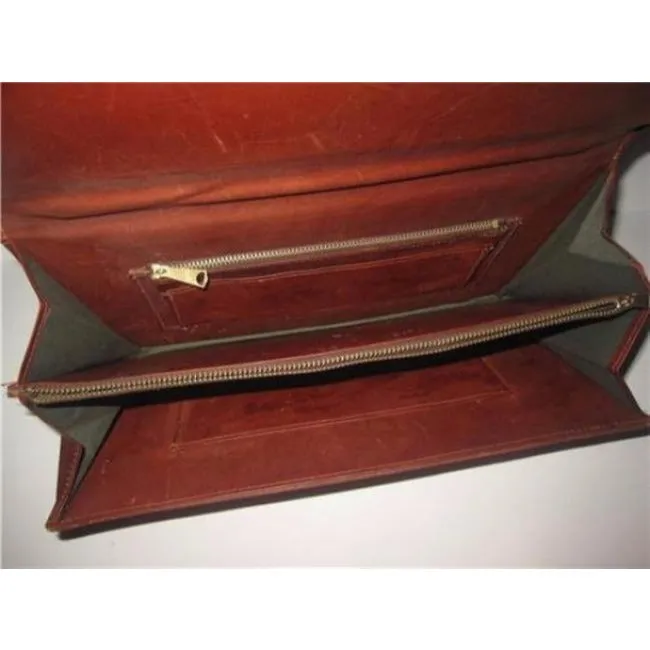 Venus Crocodile Leather Two-way Clutch in Shades of Brown